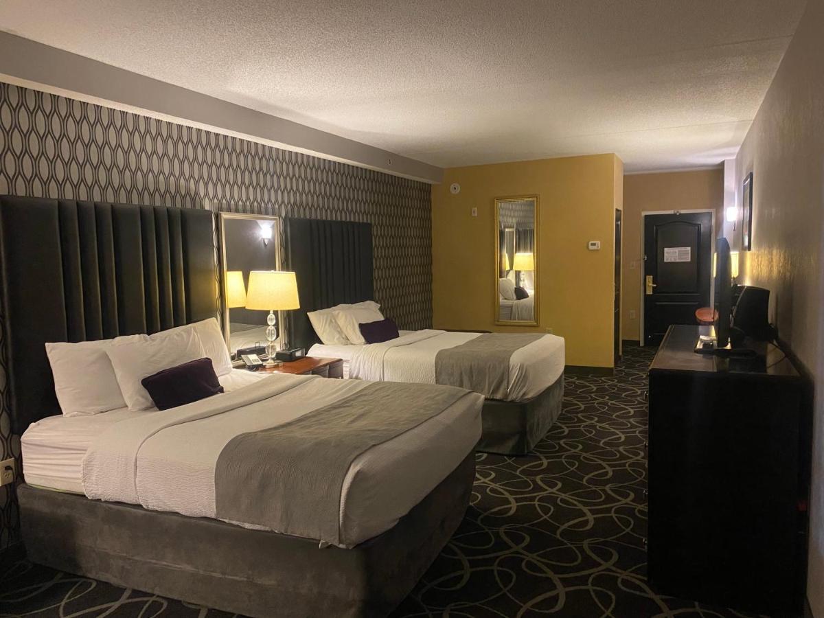 Park Manor Hotel Clifton Park Exterior foto A room at the Hilton Garden Inn in San Francisco